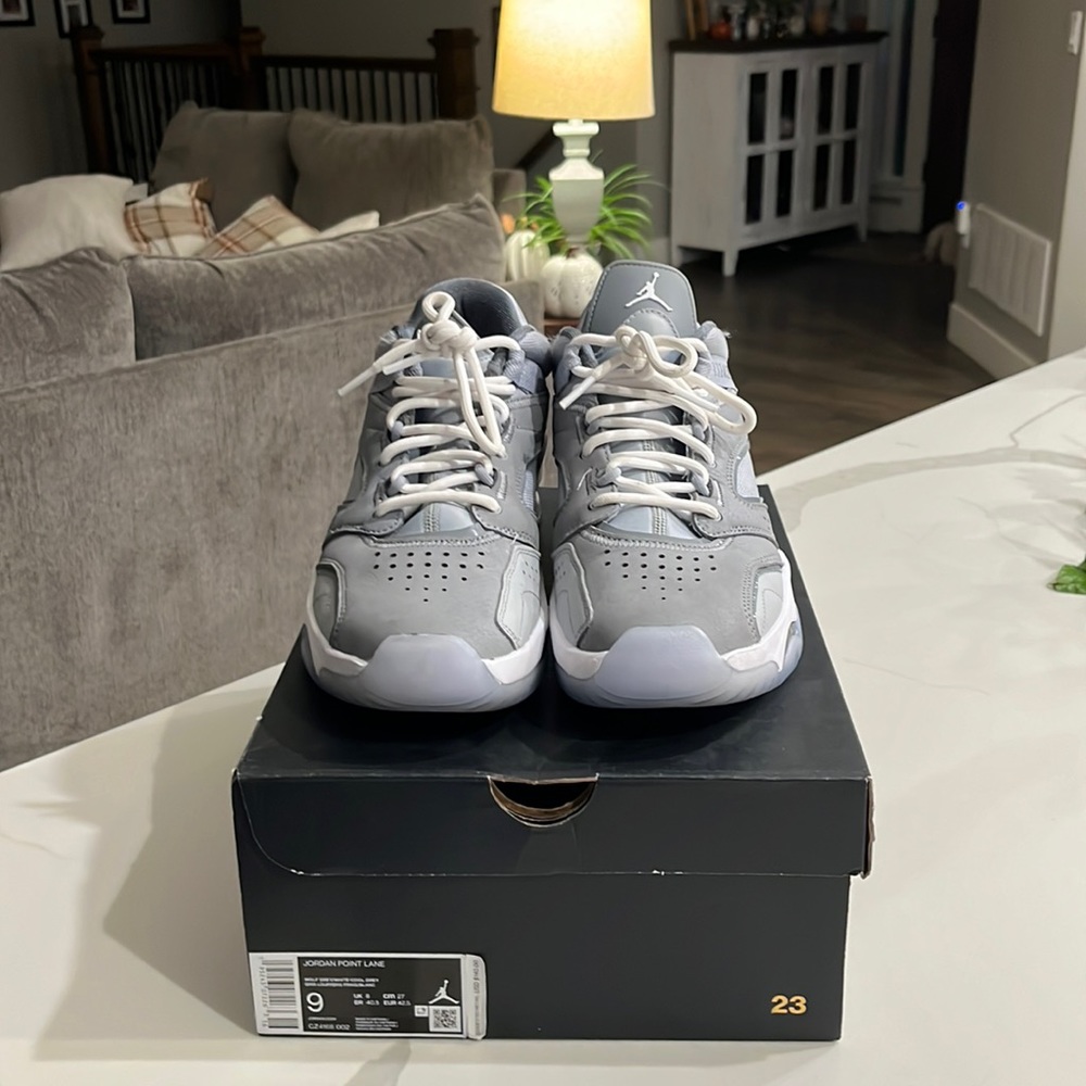 Jordan Point Lane - Size 9